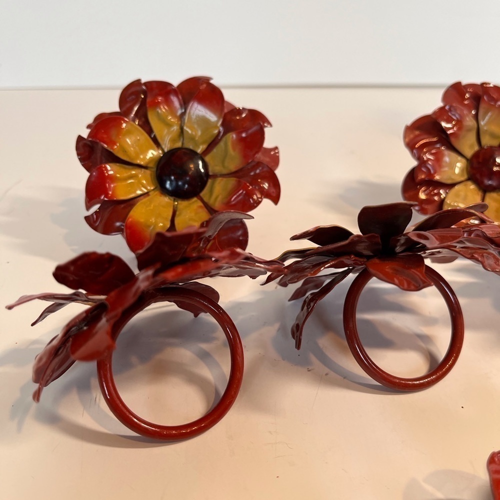 Vintage Enamel/Metal Flower Napkin Rings Set of 8 - Picture 9 of 10